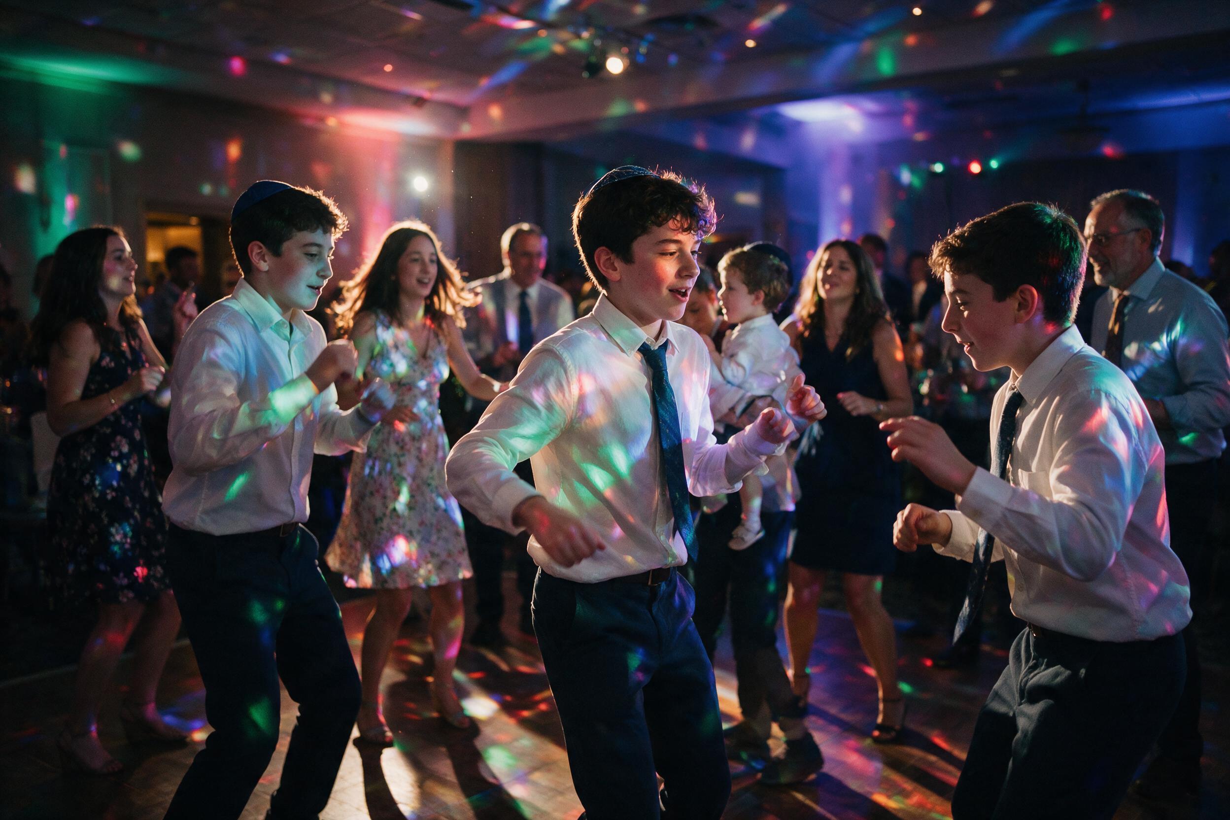 Piste de danse animee lors d'une soiree de bar-mitsva