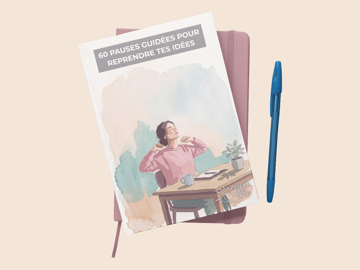 Le livre 60 pauses guidées posé sur un carnet